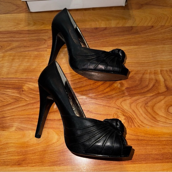 Steve Madden Peep Toe Pumps Black Business Style Leilana Leather Women’s 6 + Box - Picture 6 of 9